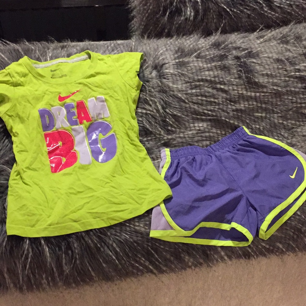 Nike girls active wear